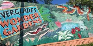 Everglades Wonder Gardens mural in Bonita Springs