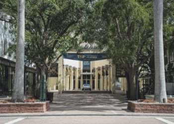 The Naples Players in downtown Naples