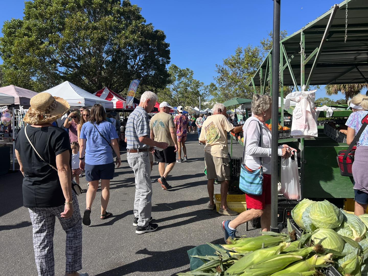 Lee County’s Lakes Park farmers market to return this fall Gulfshore