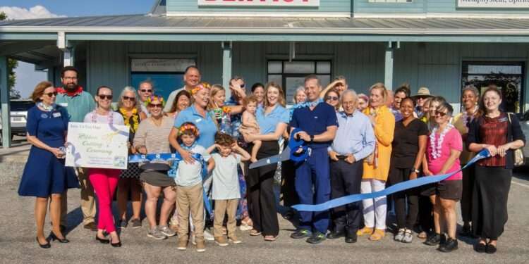 Cruzin' Dental ribbon cutting in Port Charlotte