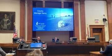 Lee County Commissioners addressing FEMA's decision on flood insurance discount