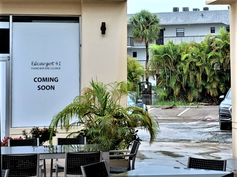 Outside of Escargot 41 in Naples