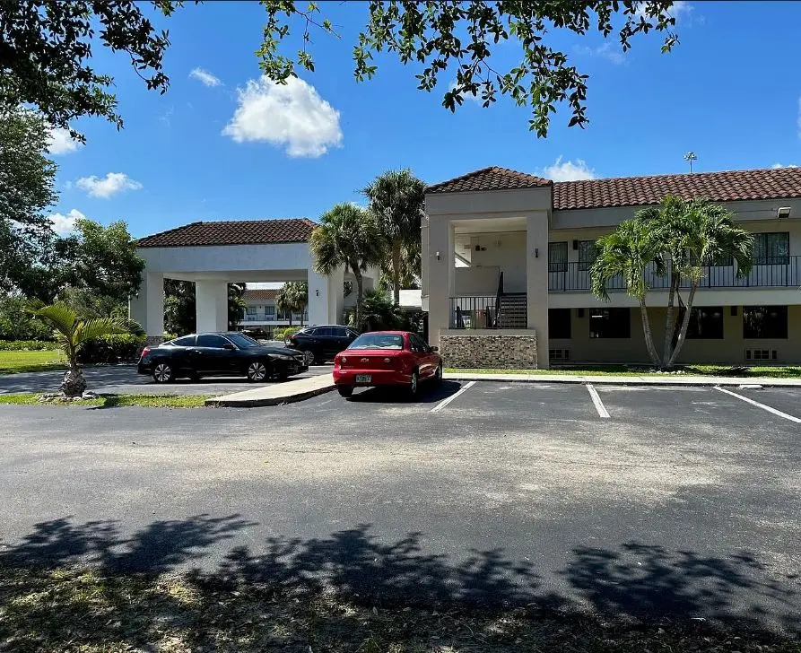 Naples Super 8 motel in Collier County