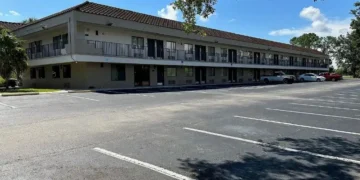 Naples Super 8 motel in Collier County