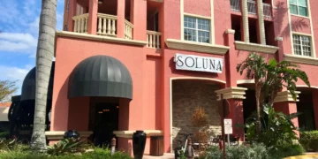 Soluna Restaurant & Bar in Naples