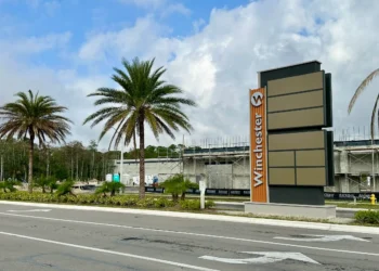 Winchester Center on Immokalee Road's Randall Curve