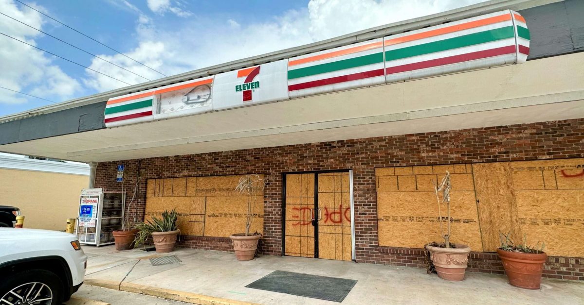 7-Eleven Third St 1