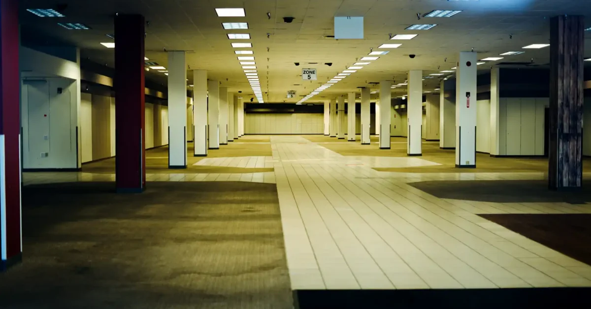 Former Sears at Edison Mall