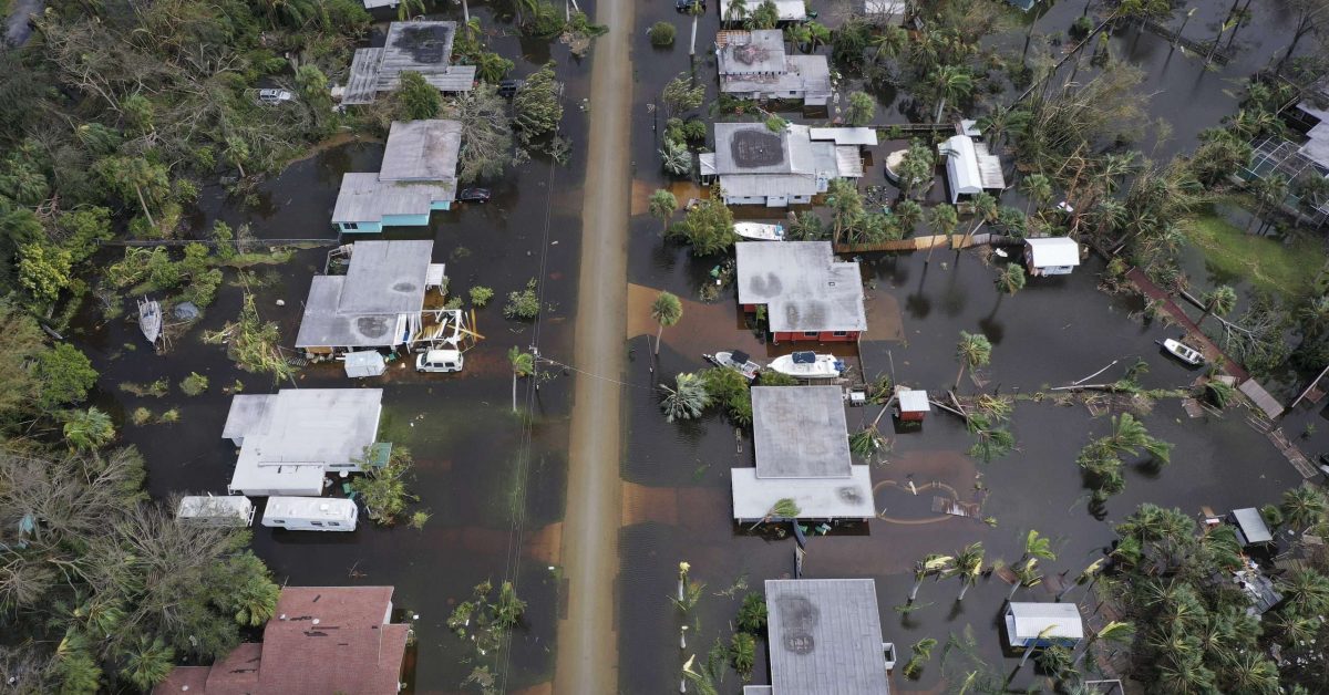 Hurricane Ian floods Port Charlotte neighborhood.