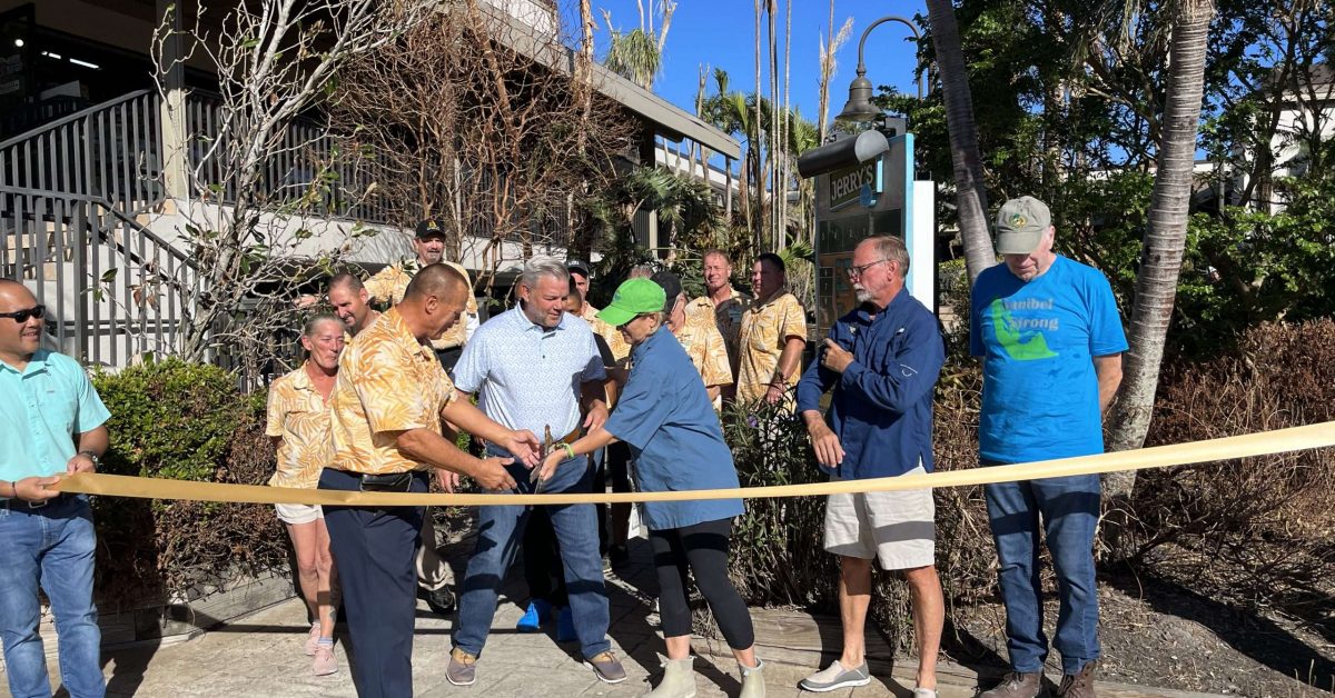 Jerry's Foods reopens on Sanibel