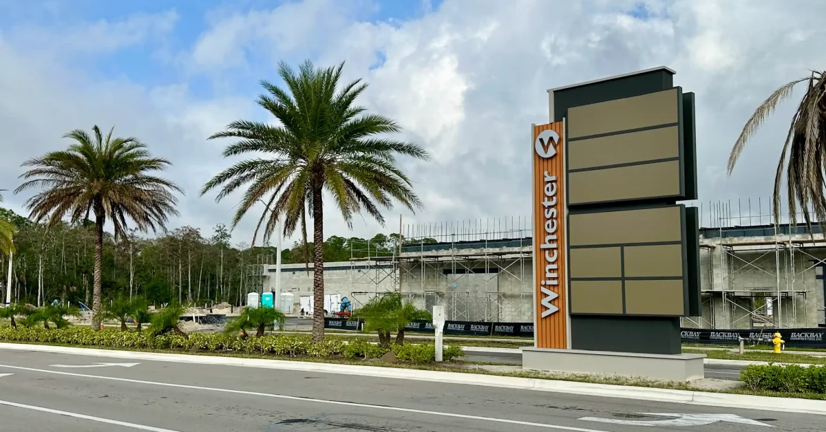 Winchester Center on Immokalee Road's Randall Curve